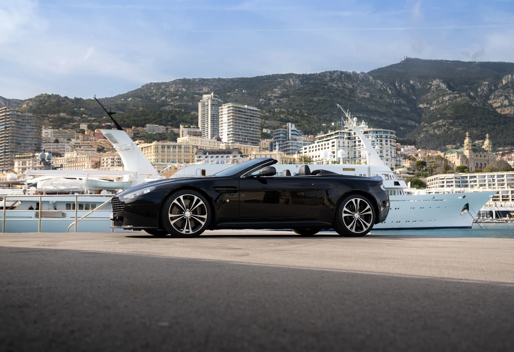 2013 Aston Martin V12 Vantage (2010-2018) - Image 3 of 31