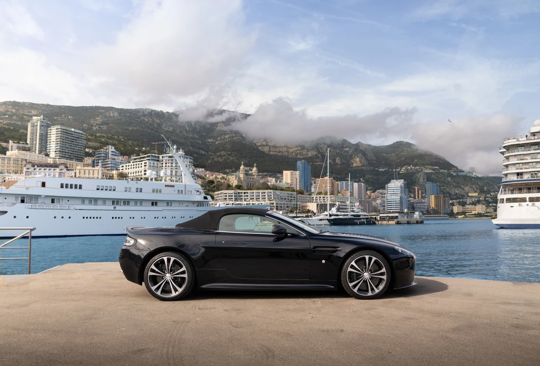 2013 Aston Martin V12 Vantage (2010-2018) - Image 12 of 31