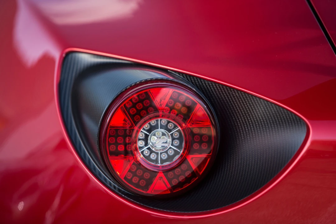 2013 Aston Martin Vantage - Image 14 of 27