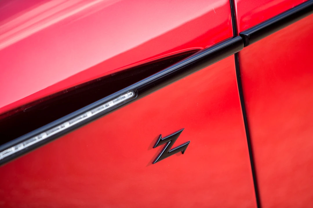 2013 Aston Martin Vantage - Image 10 of 27