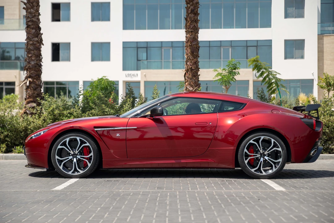 2013 Aston Martin - Image 4 of 31
