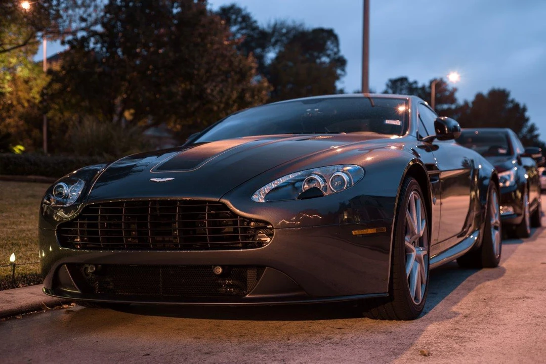 2013 Aston Martin V8 Vantage (2006-2017) - Image 2 of 9