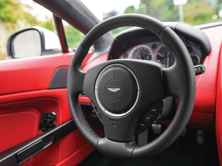 2013 Aston Martin V8 Vantage (2006-2017) - Image 28 of 31