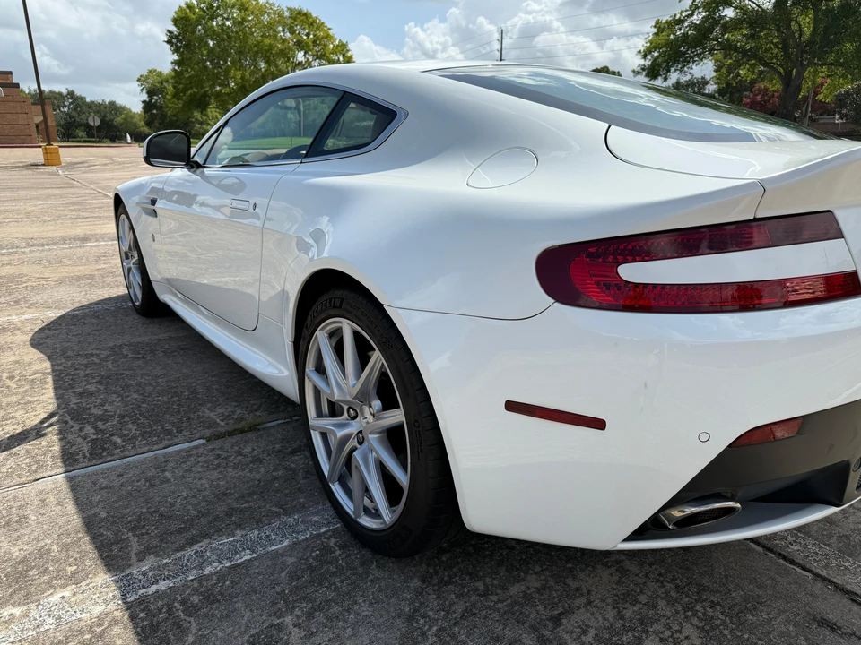 2013 Aston Martin V8 Vantage (2006-2017) - Image 27 of 31