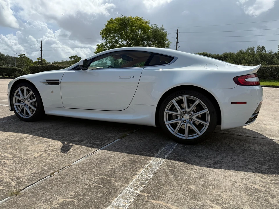 2013 Aston Martin V8 Vantage (2006-2017) - Image 9 of 31