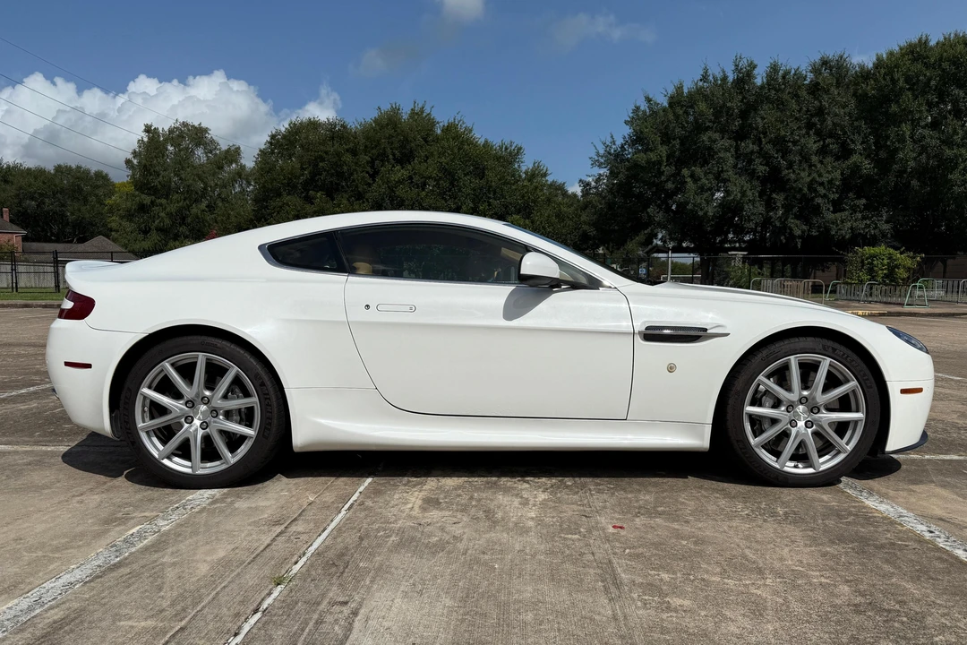 2013 Aston Martin V8 Vantage (2006-2017) - Image 3 of 31