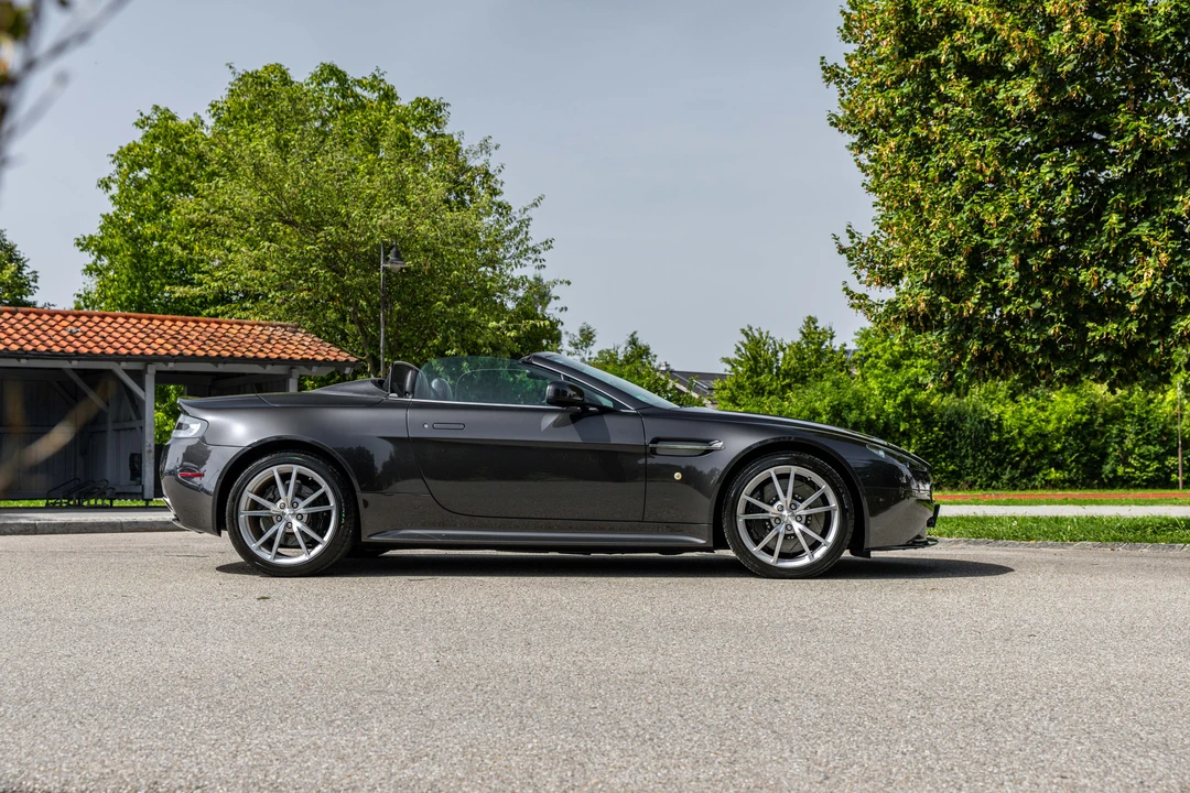 1999 Aston Martin Vantage - Image 9 of 31