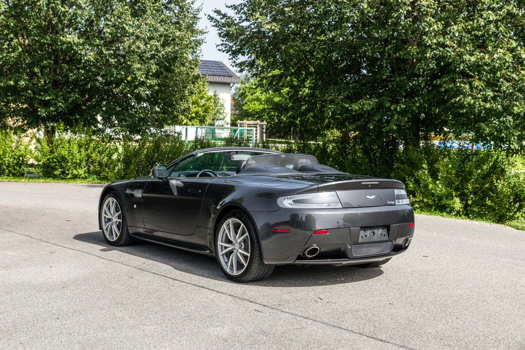 1999 Aston Martin Vantage - Image 14 of 31