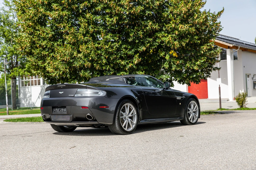 1999 Aston Martin Vantage - Image 17 of 31