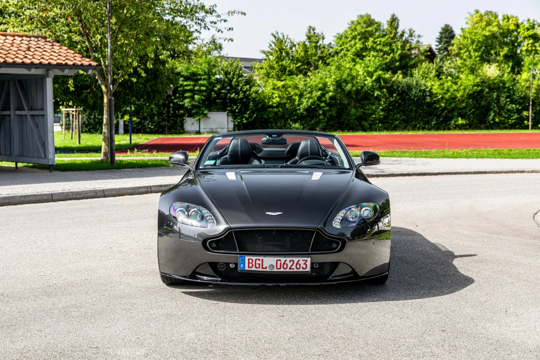 1999 Aston Martin Vantage - Image 2 of 31