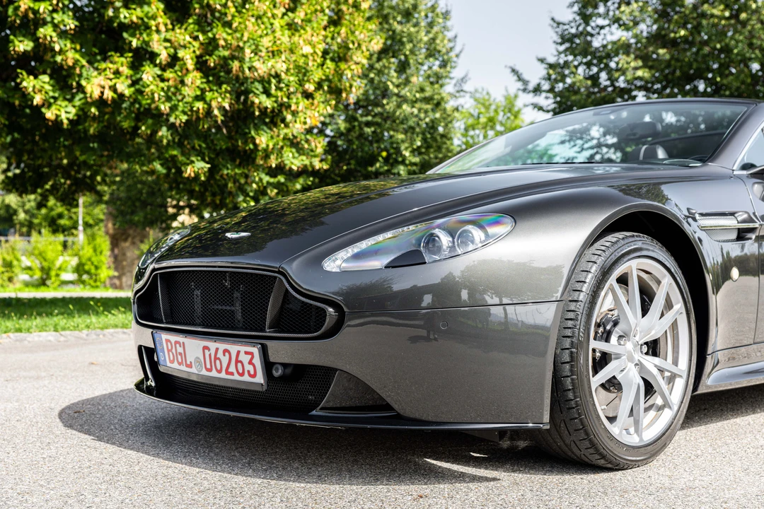 1999 Aston Martin Vantage - Image 28 of 31