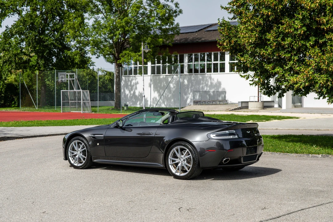 1999 Aston Martin Vantage - Image 13 of 31