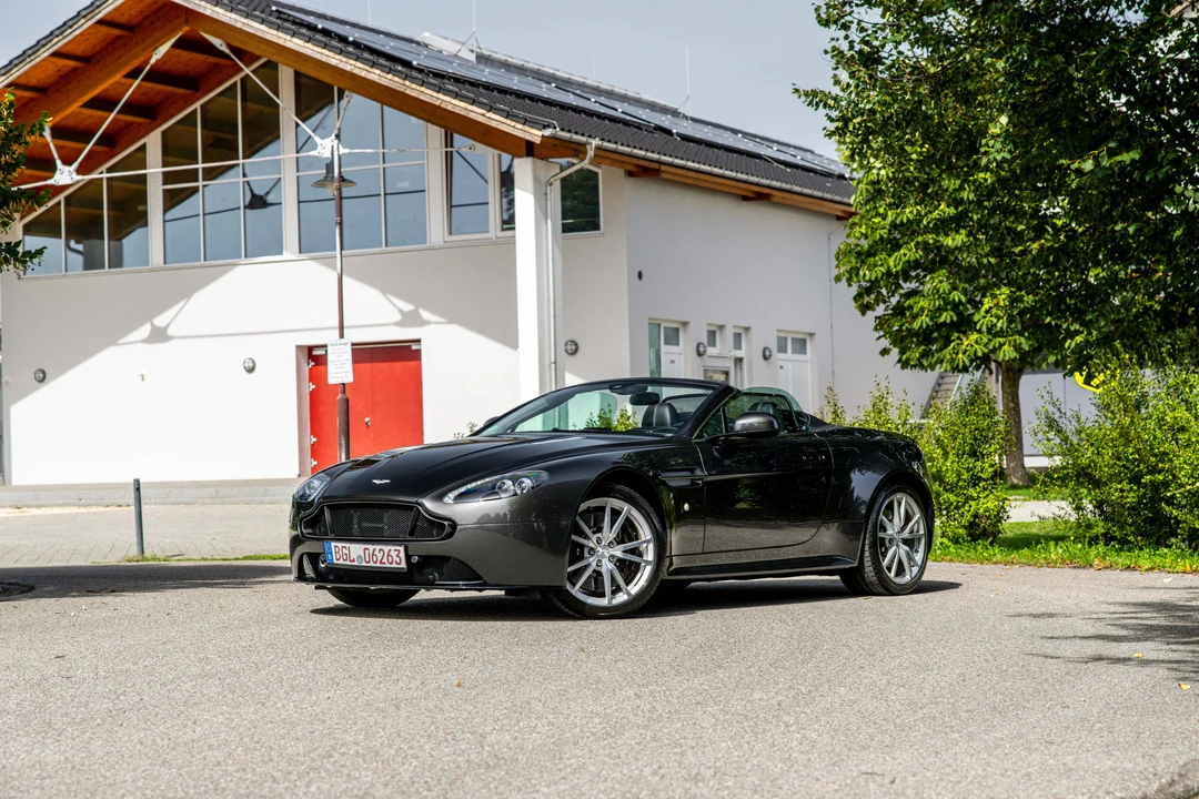 1999 Aston Martin Vantage - Image 24 of 31