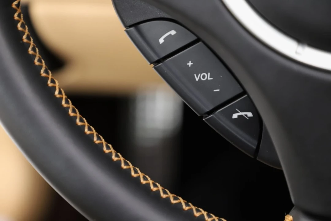 2013 Aston Martin V8 Vantage (2006-2017) - Image 26 of 31