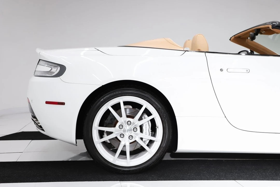 2013 Aston Martin V8 Vantage (2006-2017) - Image 17 of 31