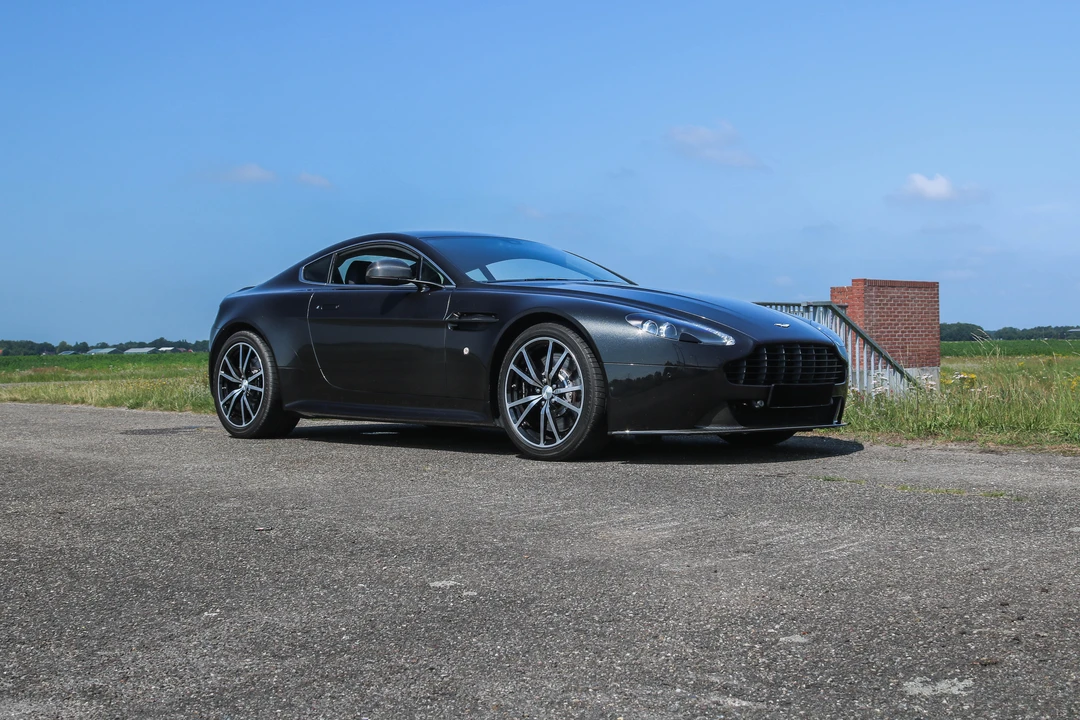 2013 Aston Martin V8 Vantage (2006-2017) - Image 3 of 31