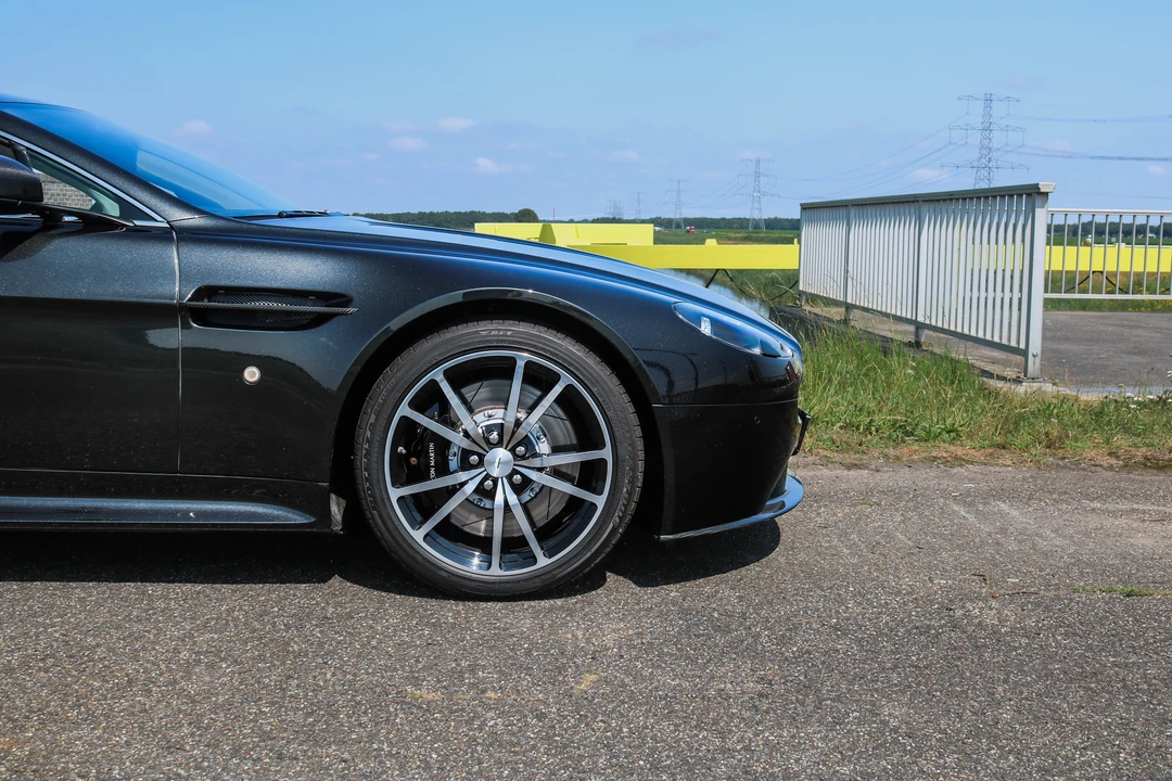 2013 Aston Martin V8 Vantage (2006-2017) - Image 22 of 31
