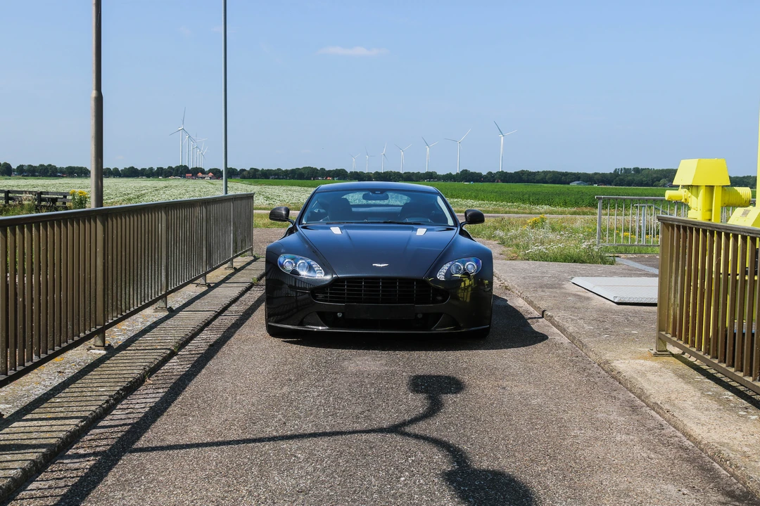 2013 Aston Martin V8 Vantage (2006-2017) - Image 2 of 31