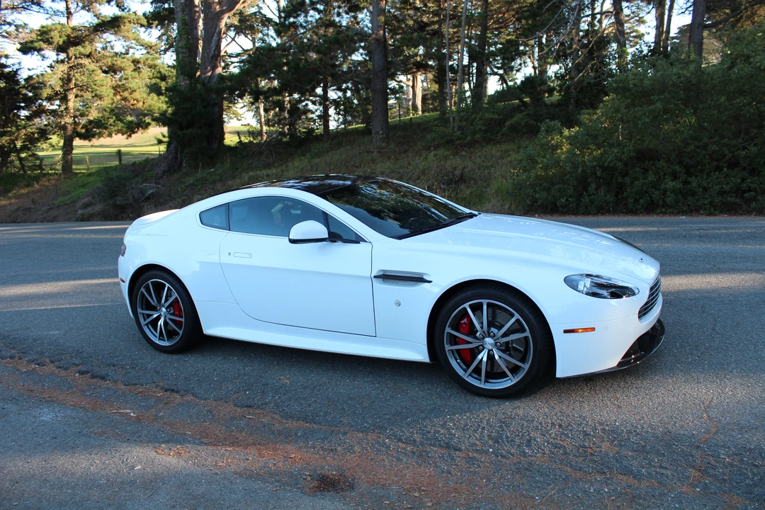 2013 Aston Martin V8 Vantage (2006-2017) - Image 2 of 5