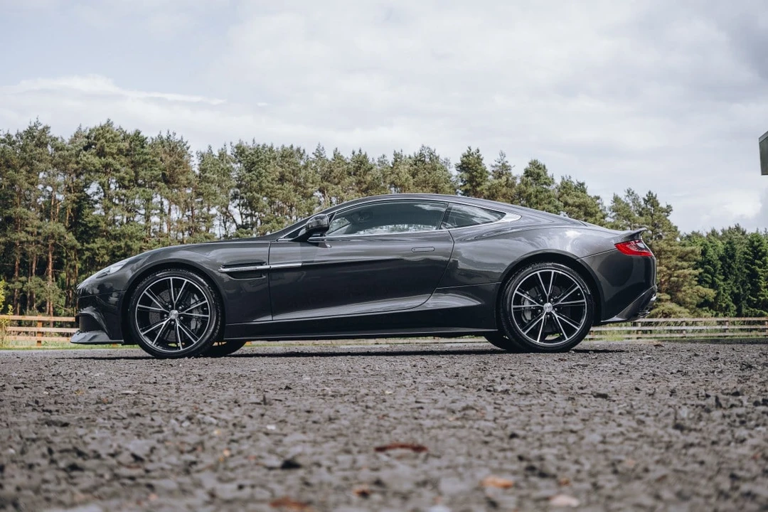 2013 Aston Martin Vanquish 2nd Gen - Image 16 of 31