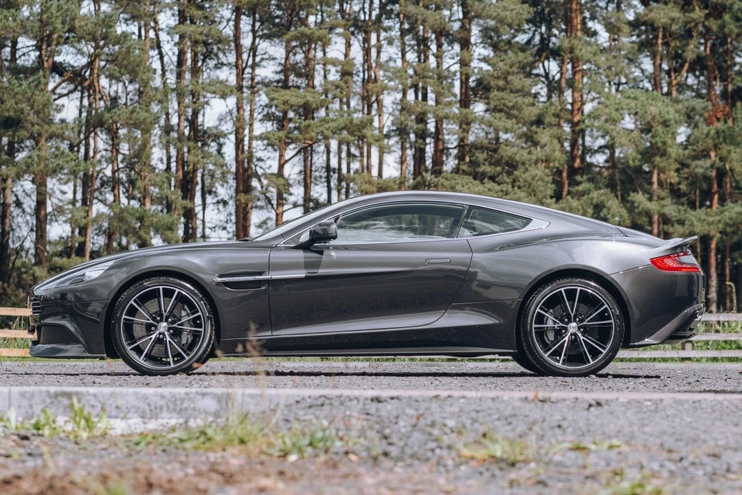 2013 Aston Martin Vanquish 2nd Gen - Image 5 of 31