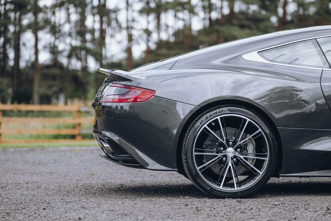 2013 Aston Martin Vanquish 2nd Gen - Image 18 of 31