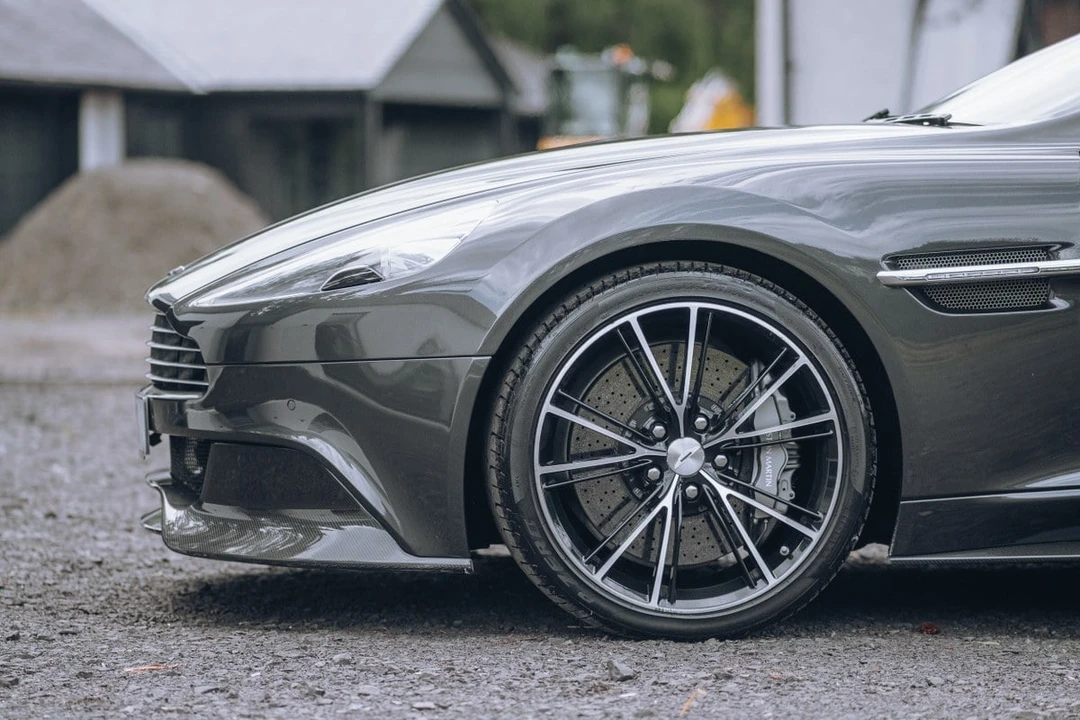 2013 Aston Martin Vanquish 2nd Gen - Image 19 of 31