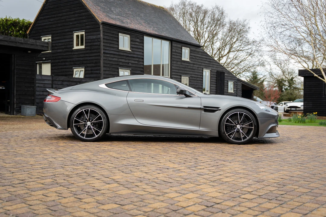 2013 Aston Martin Vanquish 2nd Gen - Image 4 of 31