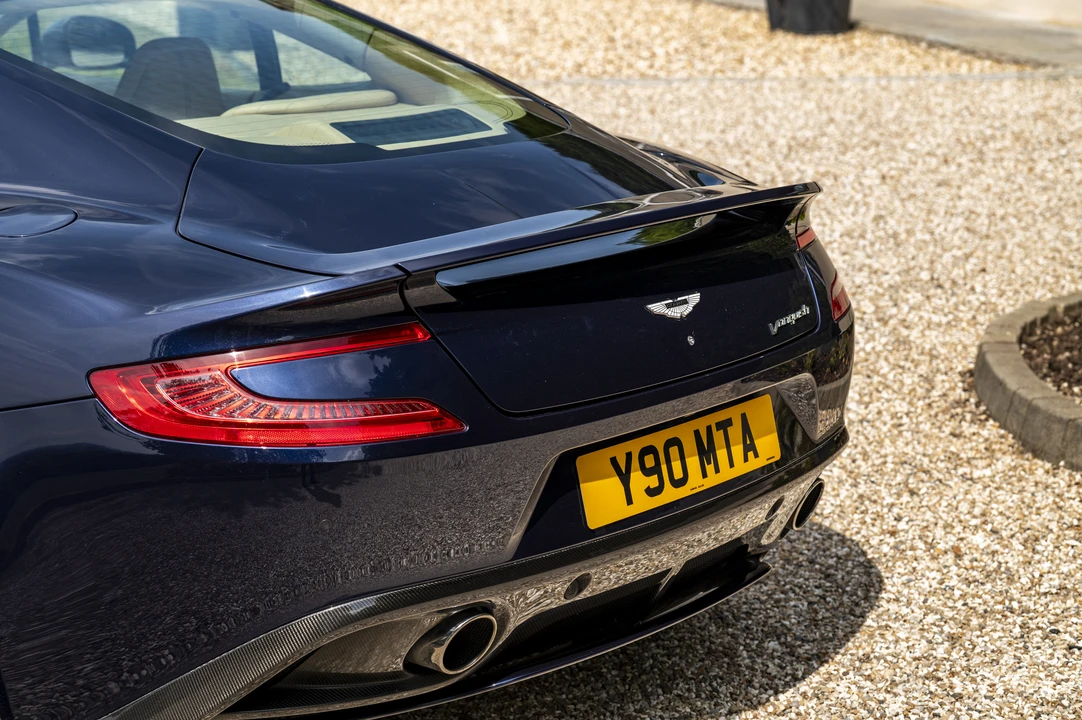 2013 Aston Martin Vanquish 2nd Gen - Image 23 of 31
