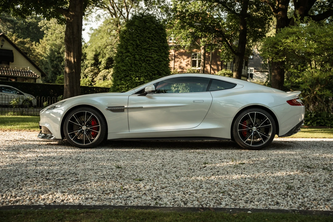 2013 Aston Martin Vanquish 2nd Gen - Image 4 of 31