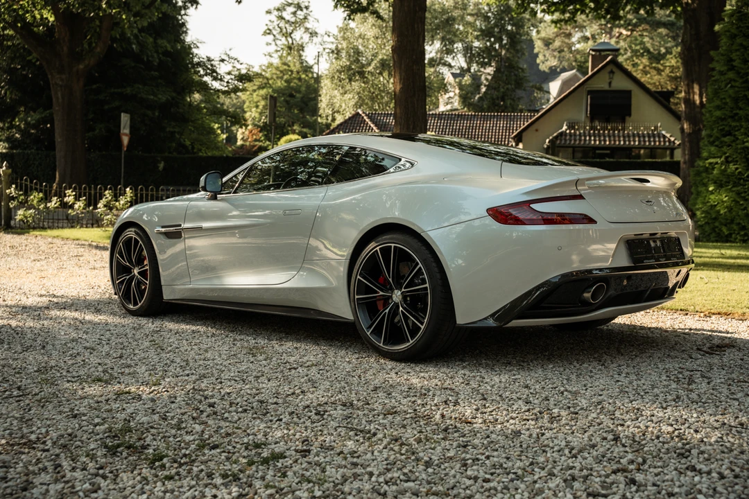 2013 Aston Martin Vanquish 2nd Gen - Image 5 of 31