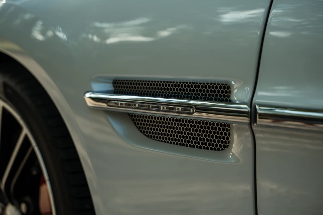 2013 Aston Martin Vanquish 2nd Gen - Image 28 of 31
