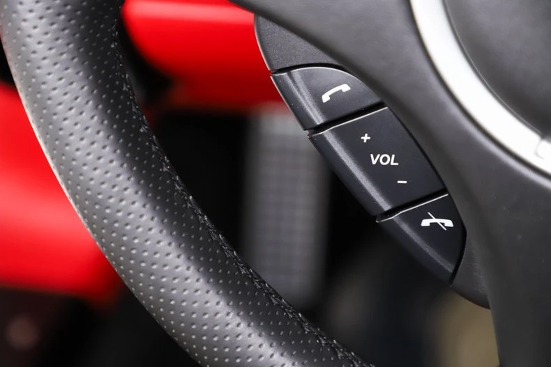 2013 Aston Martin V8 Vantage (2006-2017) - Image 25 of 31