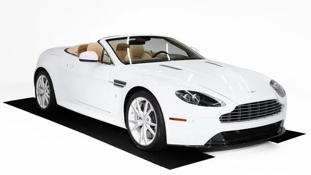 2013 Aston Martin Vantage - Image 2 of 31