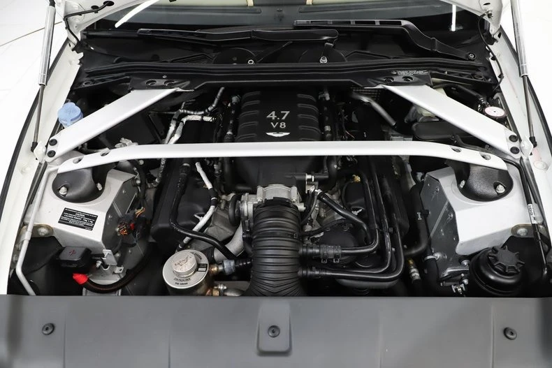 2013 Aston Martin Vantage - Image 7 of 31