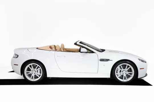 2013 Aston Martin Vantage - Image 3 of 31