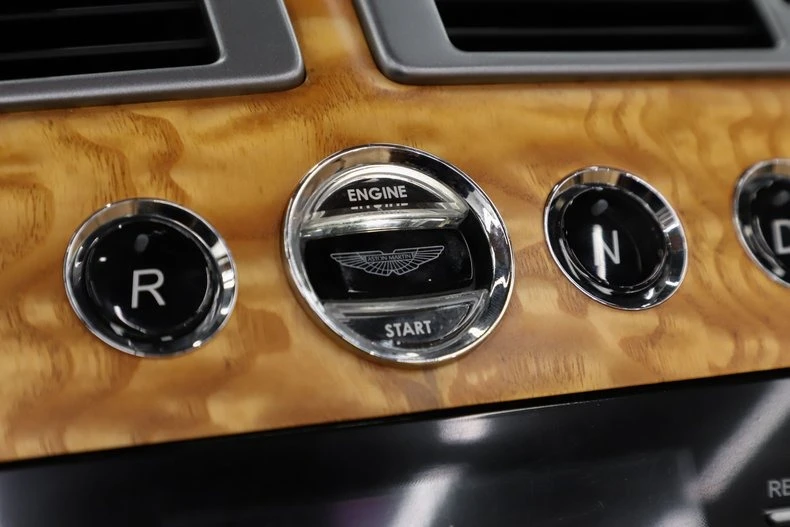 2013 Aston Martin Vantage - Image 16 of 31