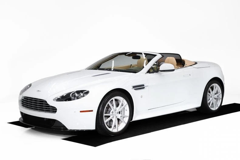 2013 Aston Martin Vantage - Image 18 of 31