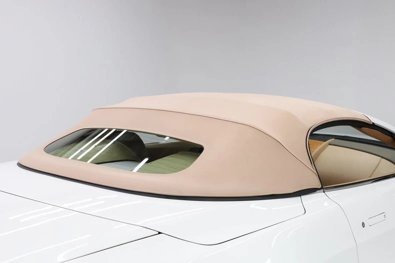 2013 Aston Martin Vantage - Image 27 of 31