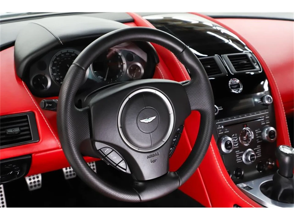 2013 Aston Martin Vantage - Image 16 of 31