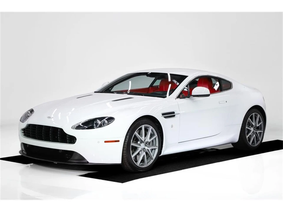 2013 Aston Martin Vantage - Image 22 of 31