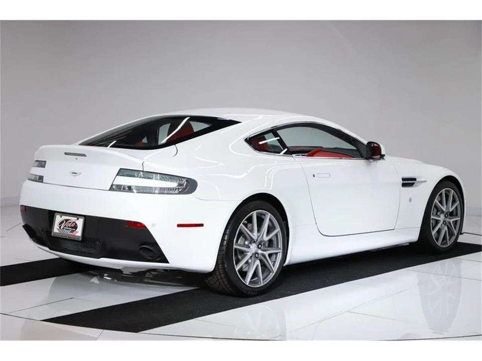 2013 Aston Martin Vantage - Image 29 of 31
