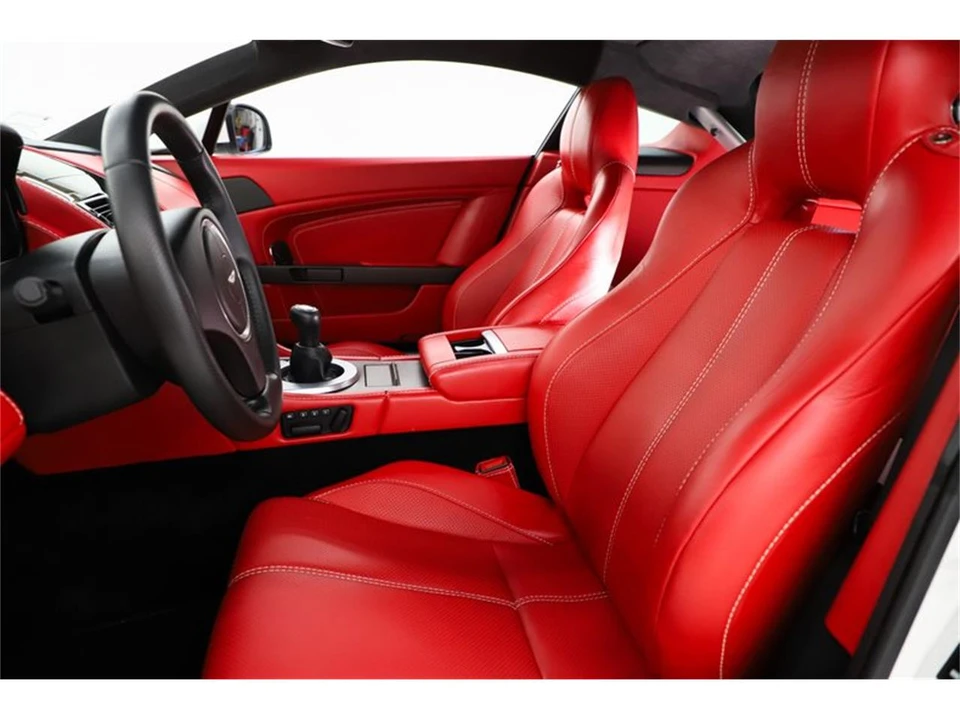 2013 Aston Martin Vantage - Image 10 of 31