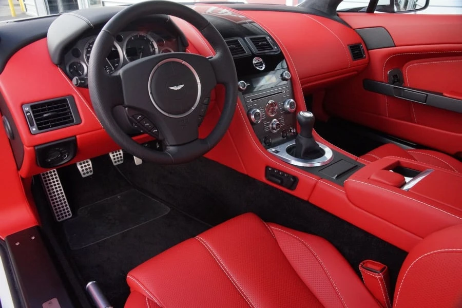 2013 Aston Martin Vantage - Image 4 of 7