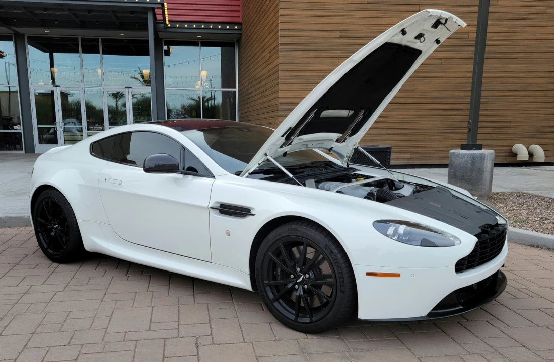 2013 Aston Martin Vantage - Image 6 of 10