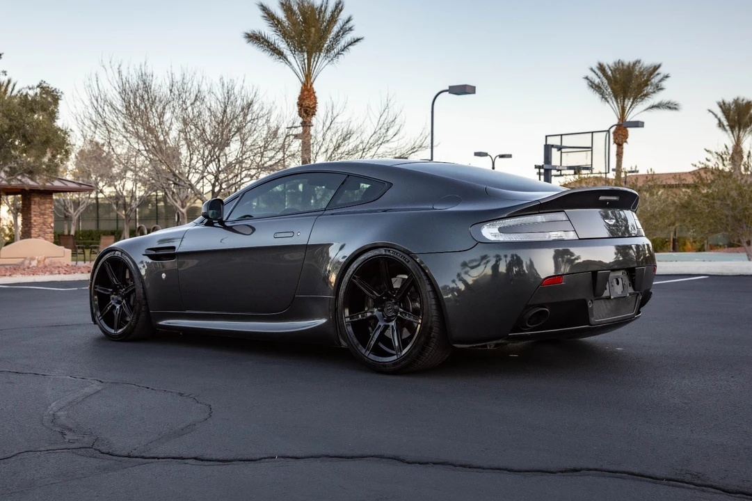 2013 Aston Martin Vantage - Image 4 of 21