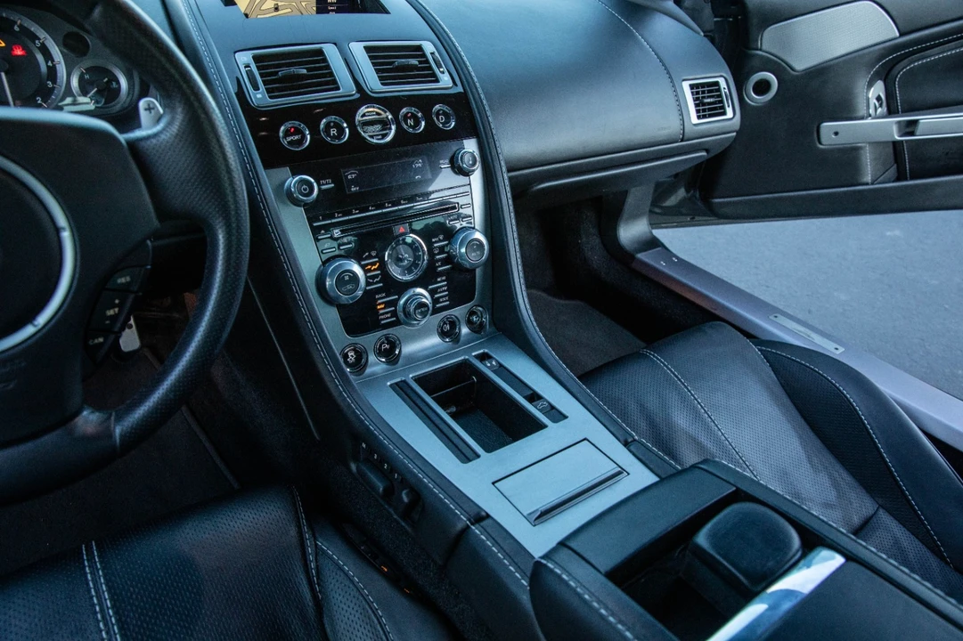 2013 Aston Martin Vantage - Image 19 of 21