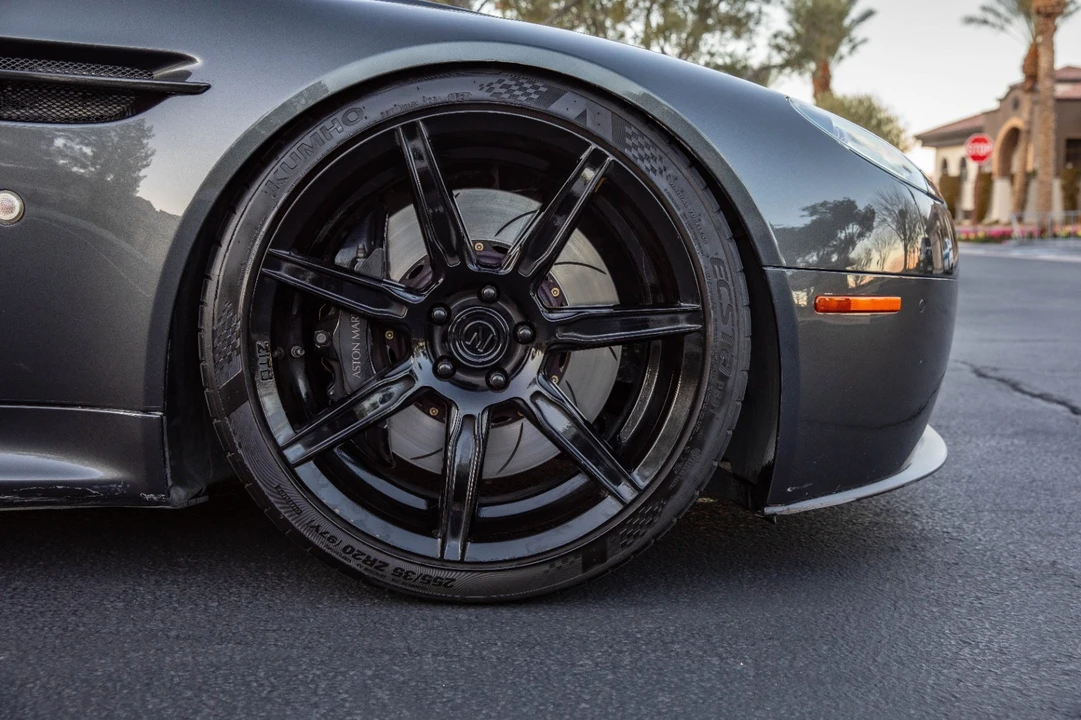 2013 Aston Martin Vantage - Image 8 of 21