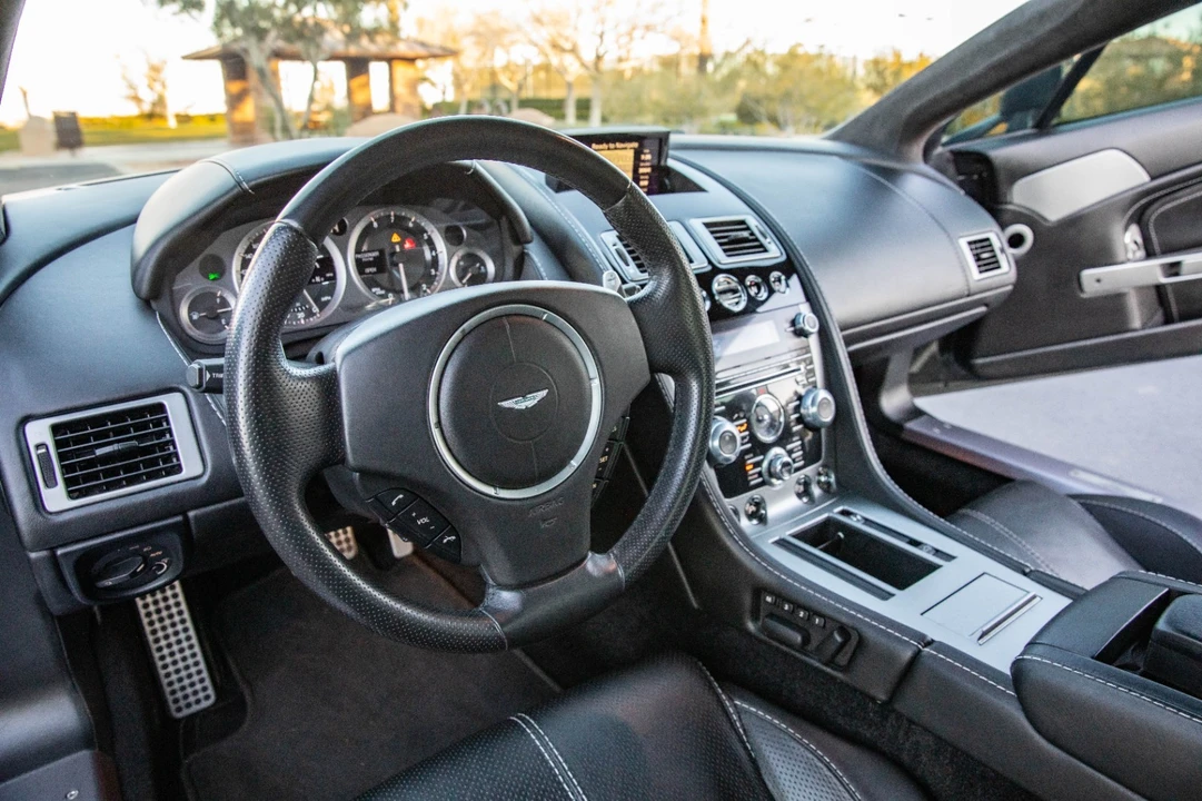2013 Aston Martin Vantage - Image 17 of 21