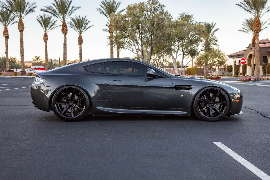 2013 Aston Martin Vantage - Image 2 of 21